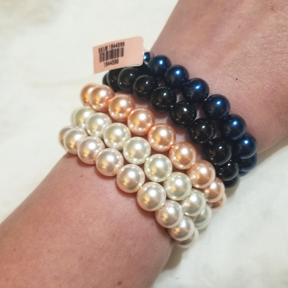 NORDSTROM LUSCIOUS Bundle of 5 Stretch Faux Pearl Bracelets - Picture 6 of 6